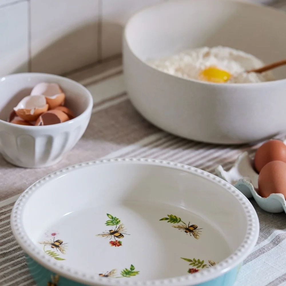 Anthropologie BRAND NEW, Lou Rota Mother Nature Pie Dish